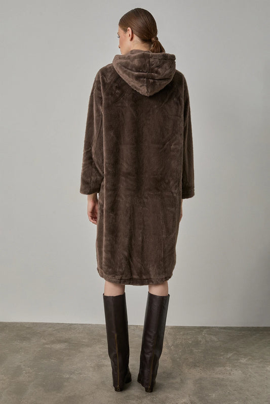 Abrigo largo efecto ante y borreguito — vista trasera