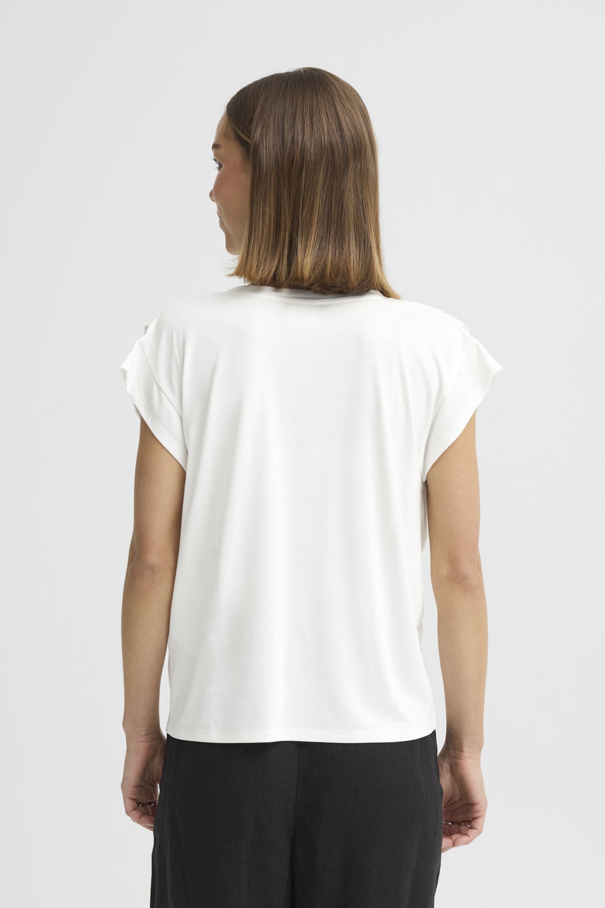 Camiseta básica ICHI IHLISKEN TO para mujer en blanco roto