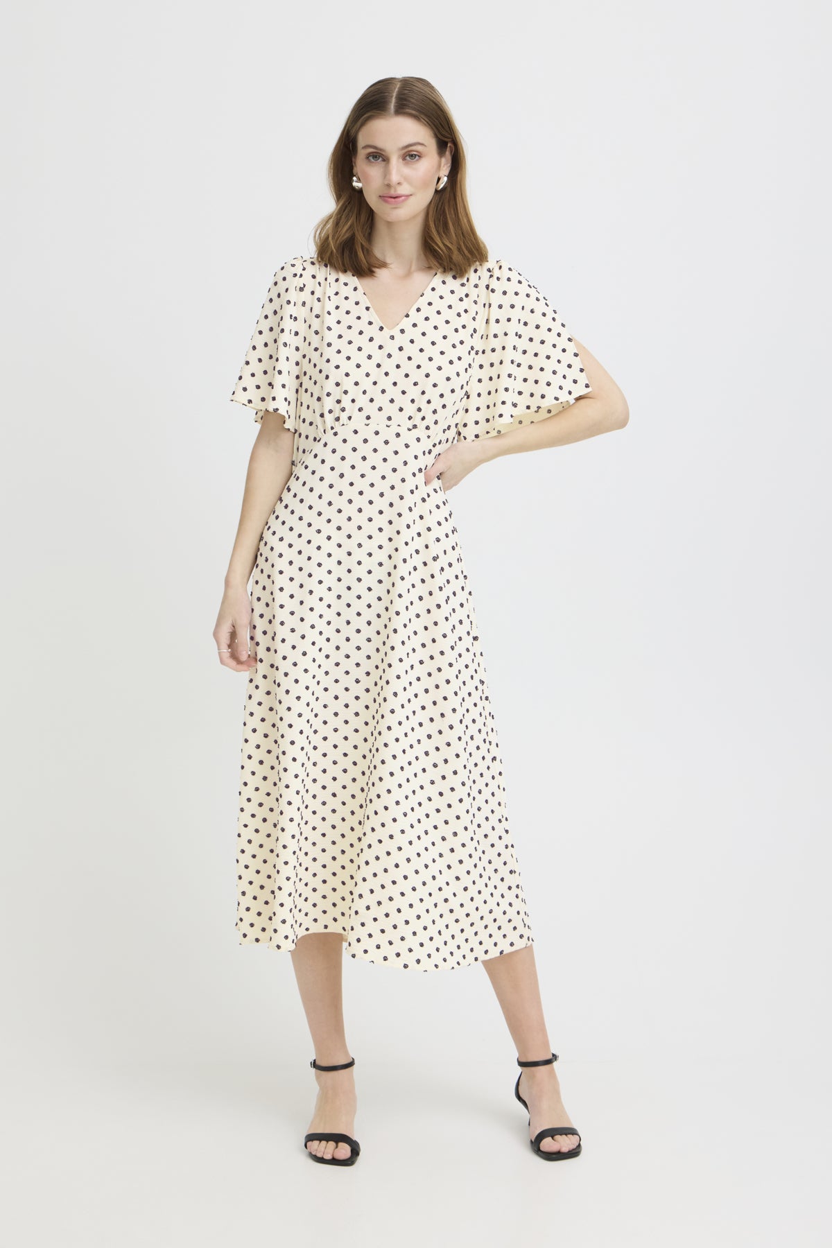 Vestido ICHI IHZABBY con estampado geométrico en detalle