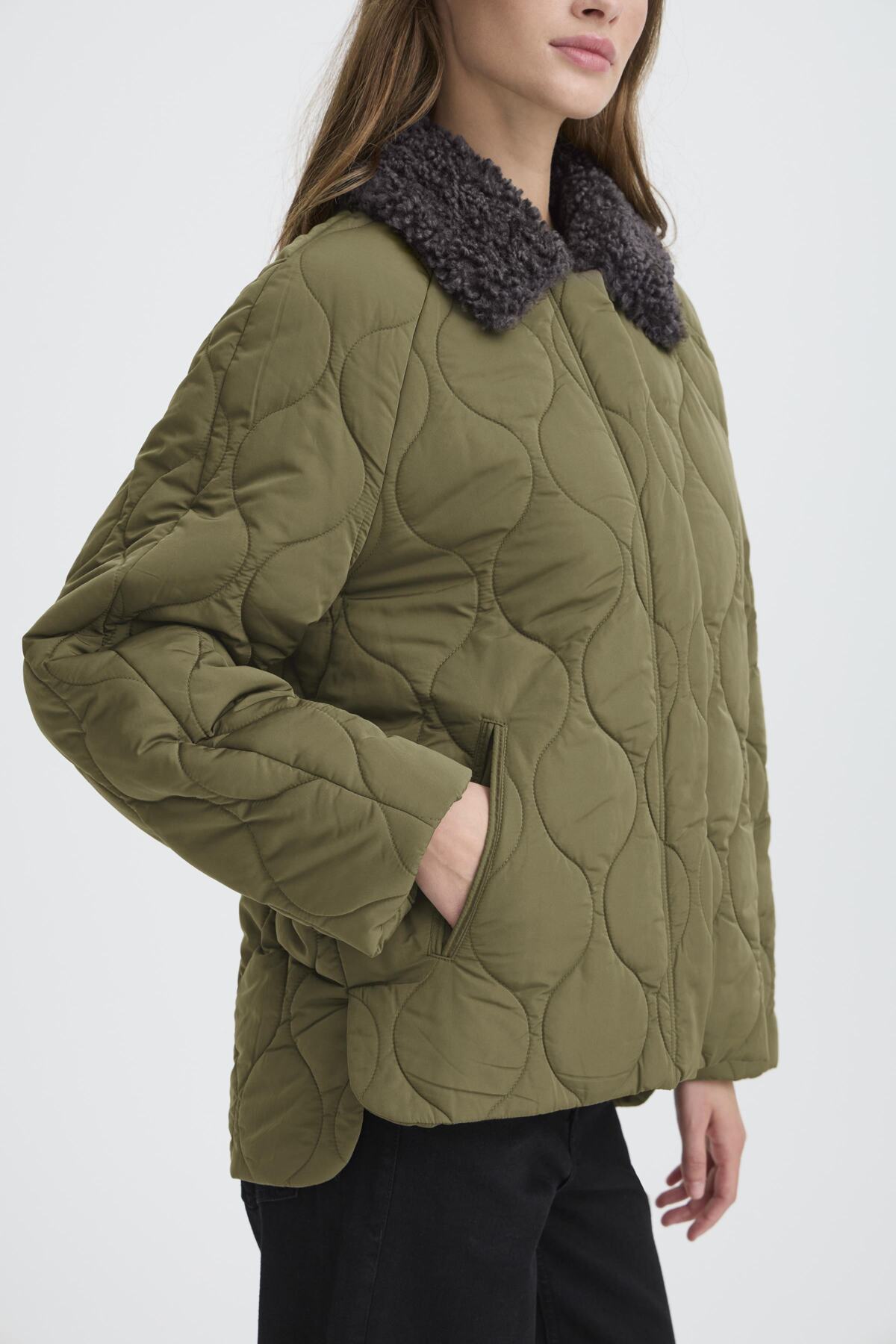 Cazadora acolchada “Ihsonora” — vista lateral