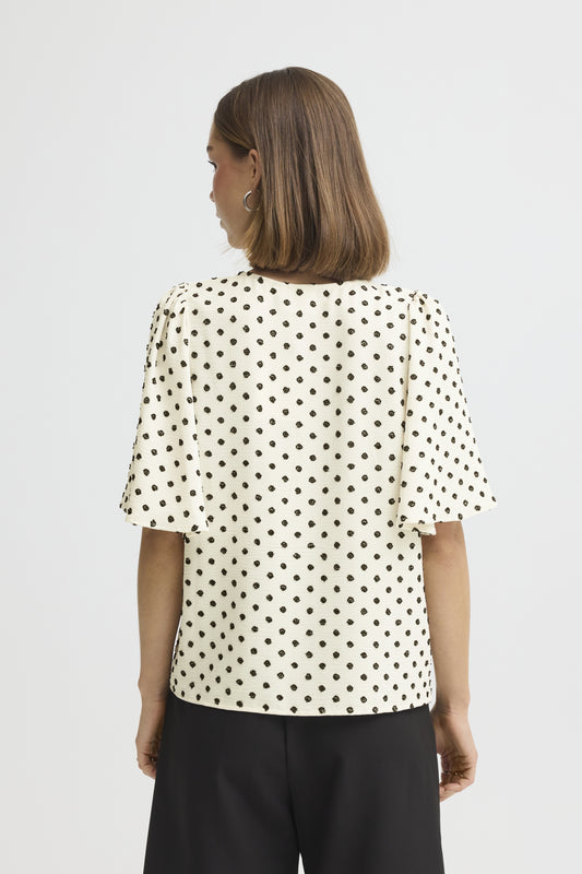Vista de blusa ICHI IHZABBY MS2 con estampado geométrico
