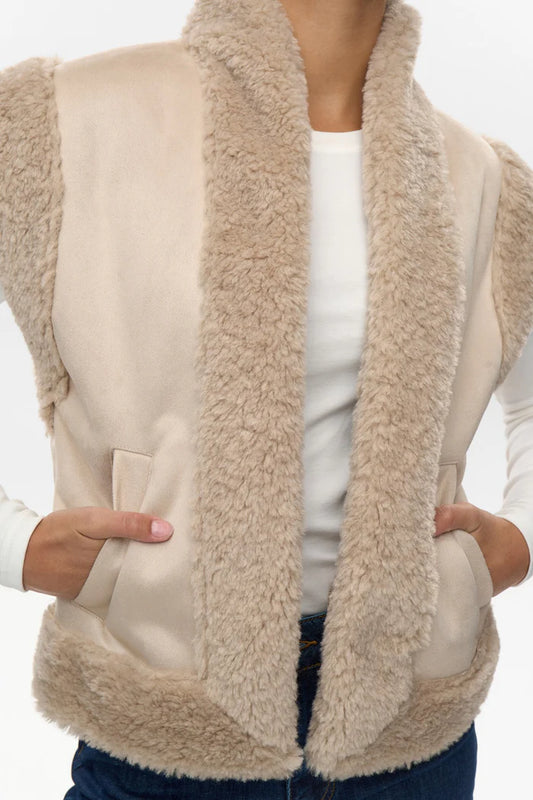 Chaleco Nümph efecto borrego — detalle delantero