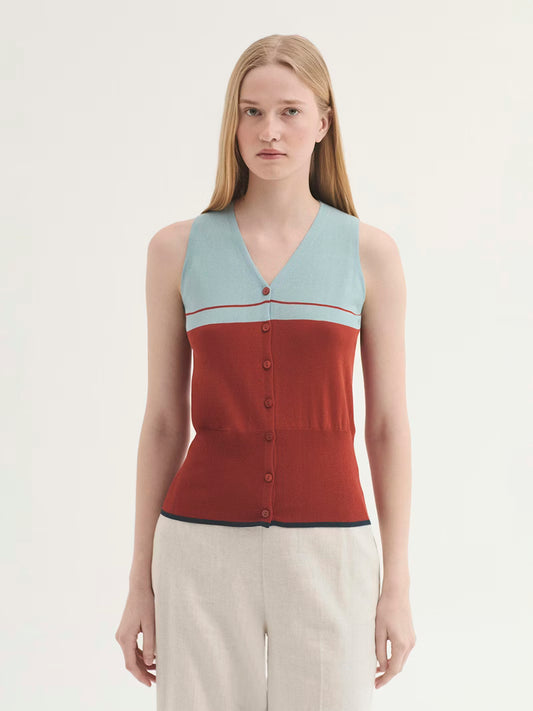 Chaleco de punto con rayas posicionales de Nice Things en color terracota