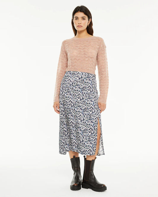 Falda midi animal print con frunce frontal