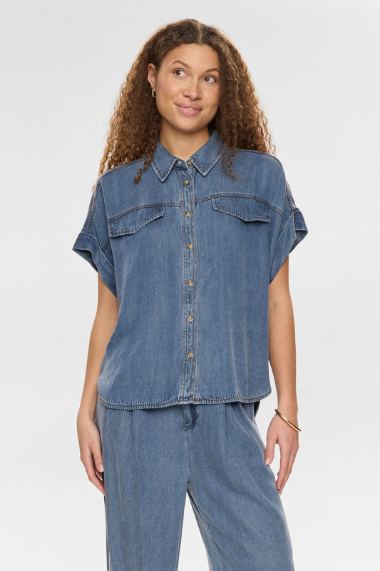 Camisa sin mangas efecto denim — Nuelida Sleeveless Shirt en Denim azul lavado de Nümph