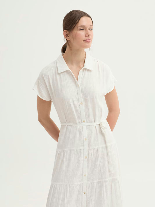 Vestido con volantes de tejido texturizado de Nice Things en color blanco