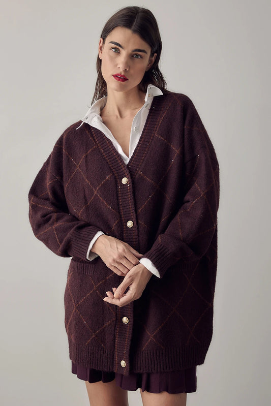 Cárdigan largo granate BSB — vista frontal con modelo