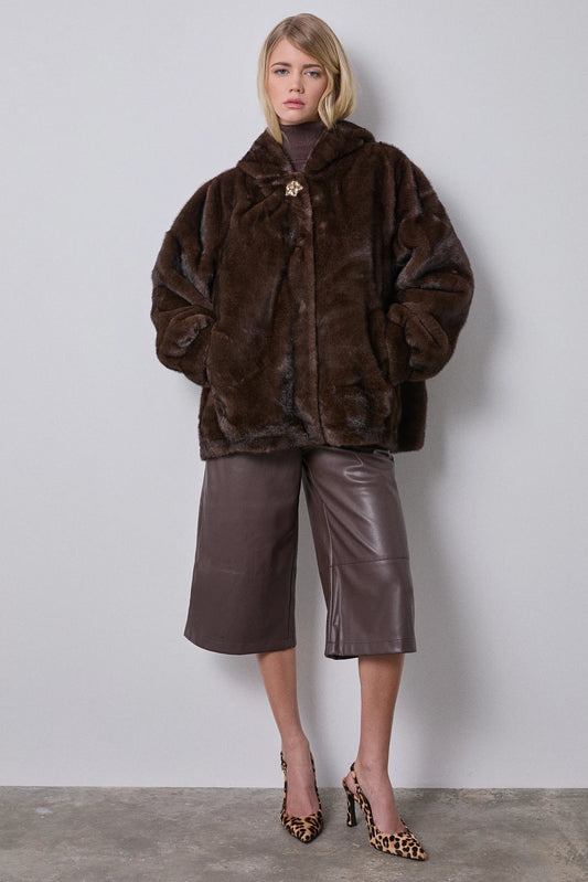 Chaqueta efecto peluche marrón — vista lateral