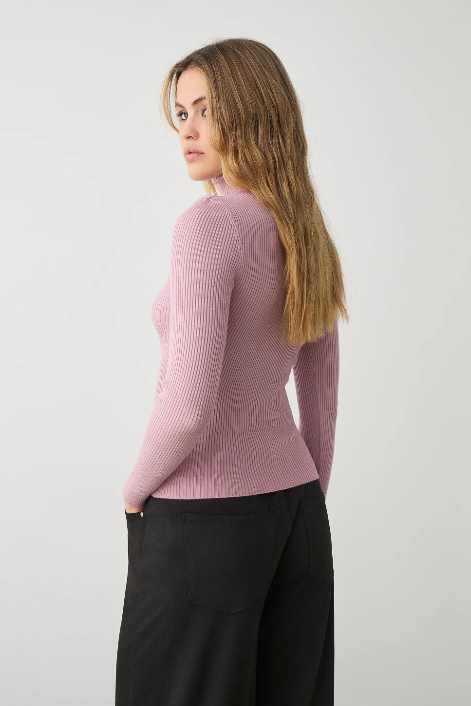 Jersey canalé cuello alto