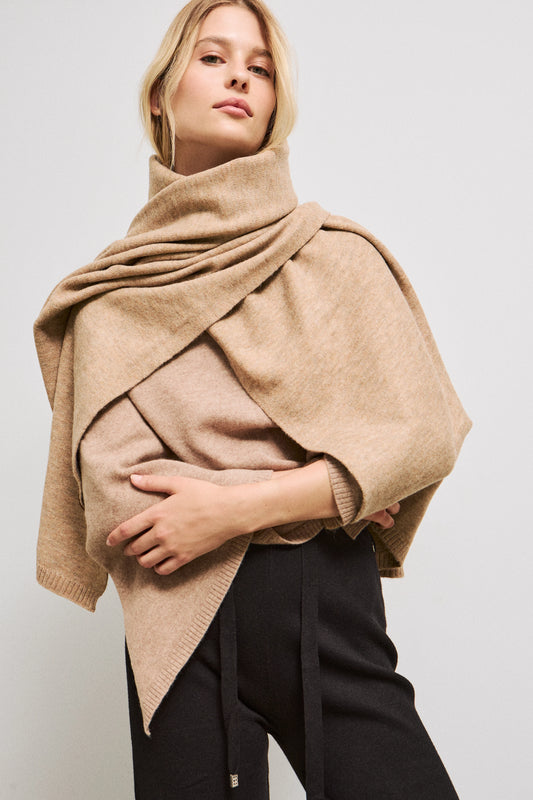Bufanda tipo capucha con textura suave