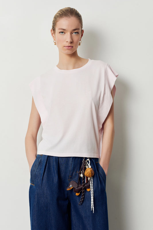 Detalle de Camiseta con hombro marcado de BSB en color rosa claro