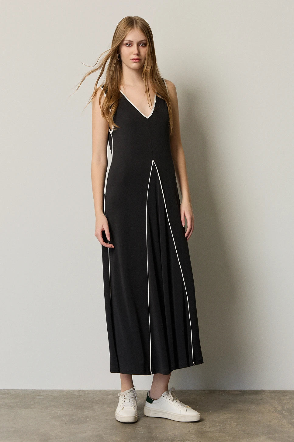 Vestido largo BSB negro con ribete en contraste