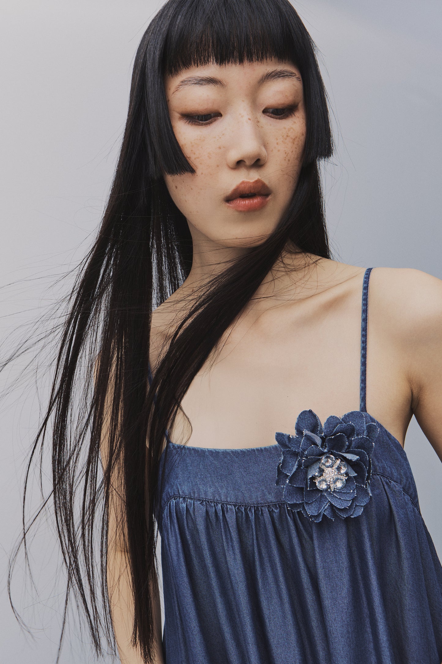 Detalle de Vestido de lyocell de BSB en color azul denim