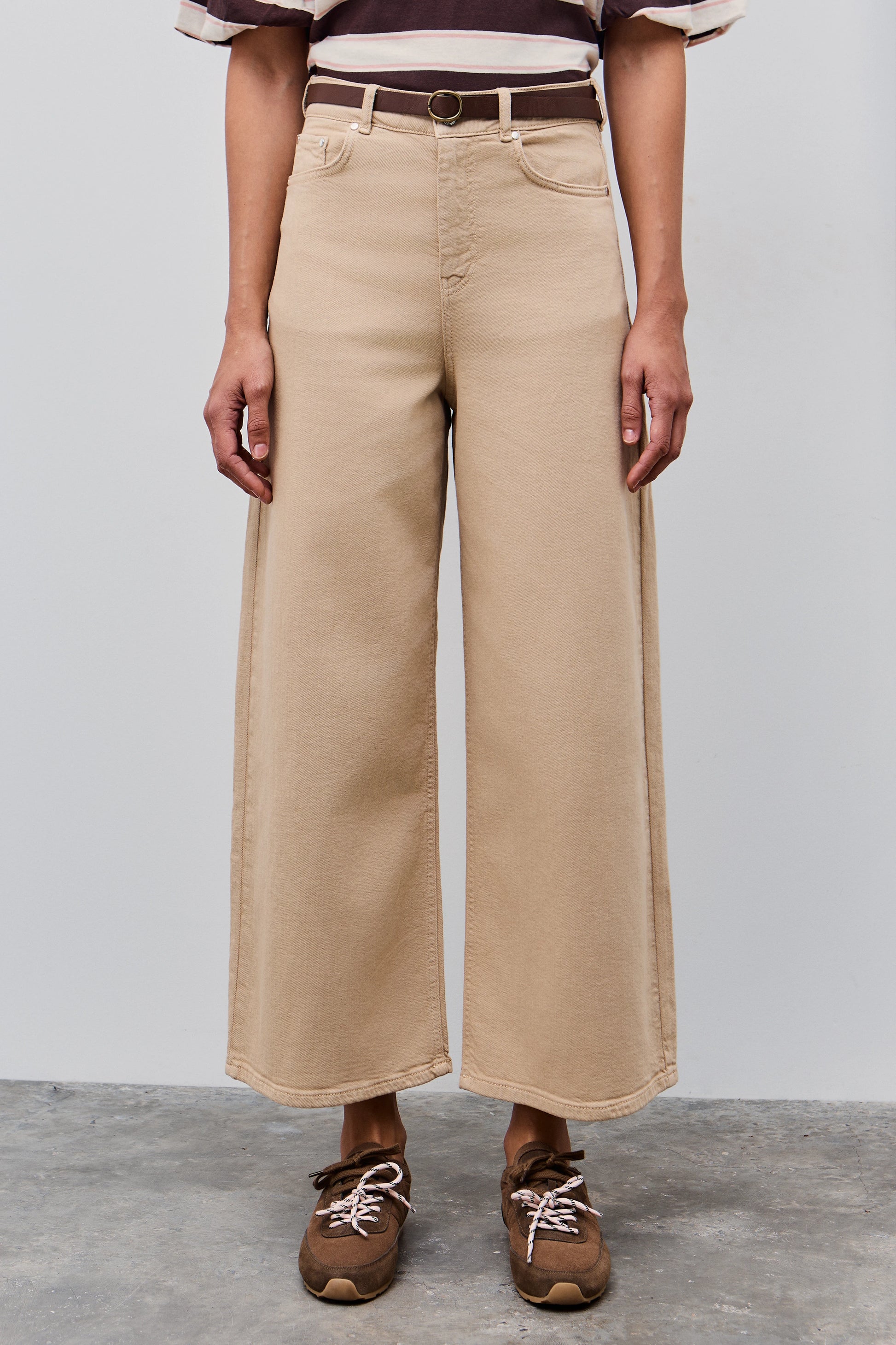 Pantalón recto de algodón en arena de BSB en color arena
