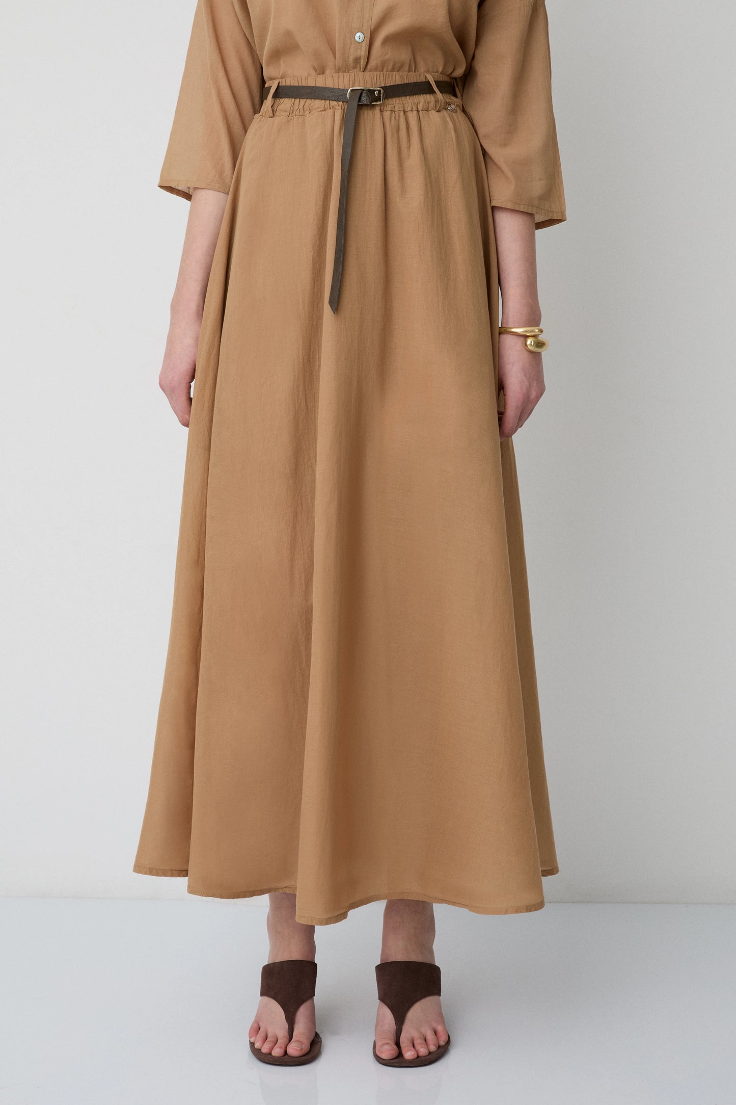Falda BSB larga para mujer con silueta fluida camel