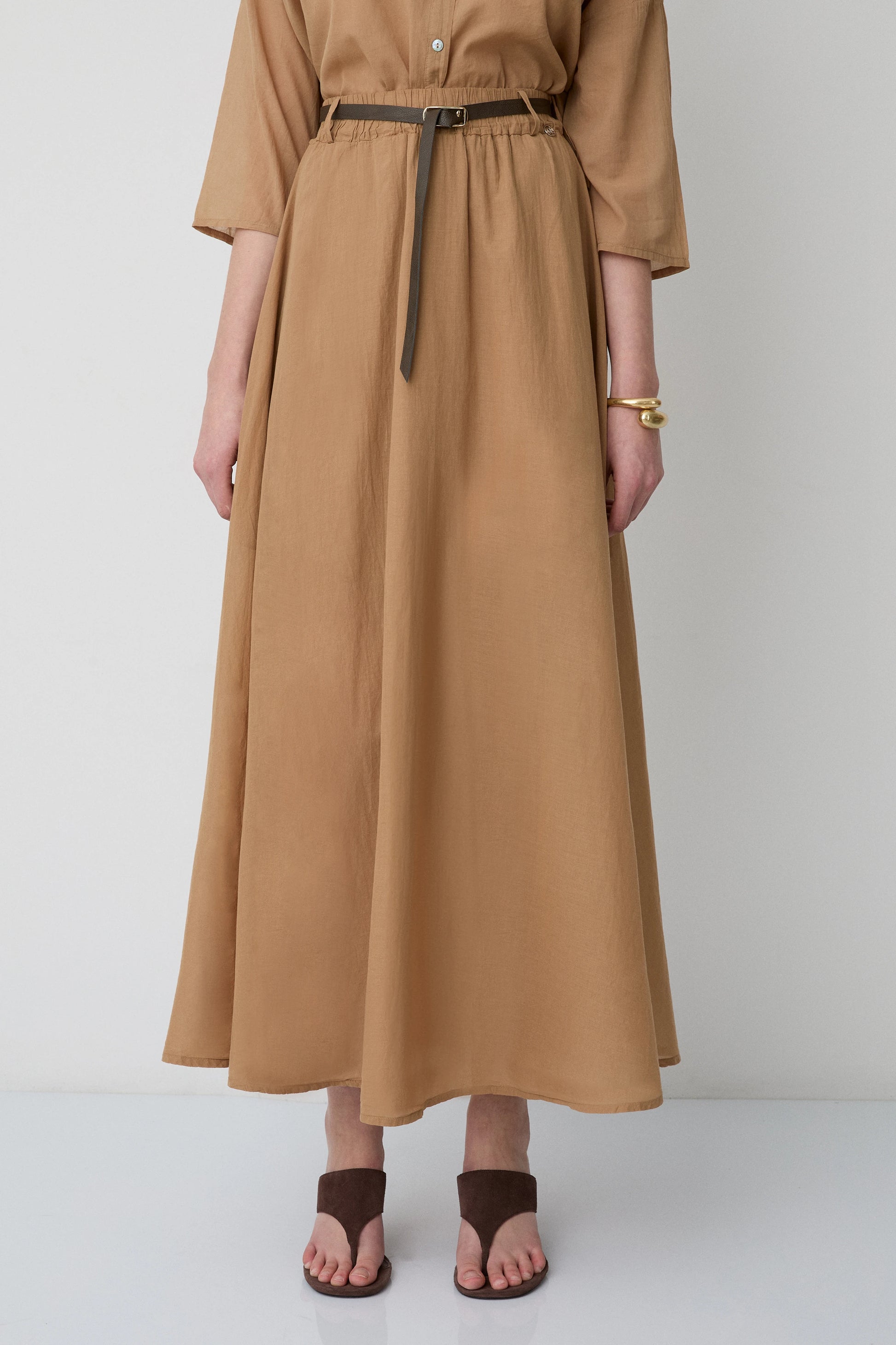 Falda BSB larga para mujer con silueta fluida camel