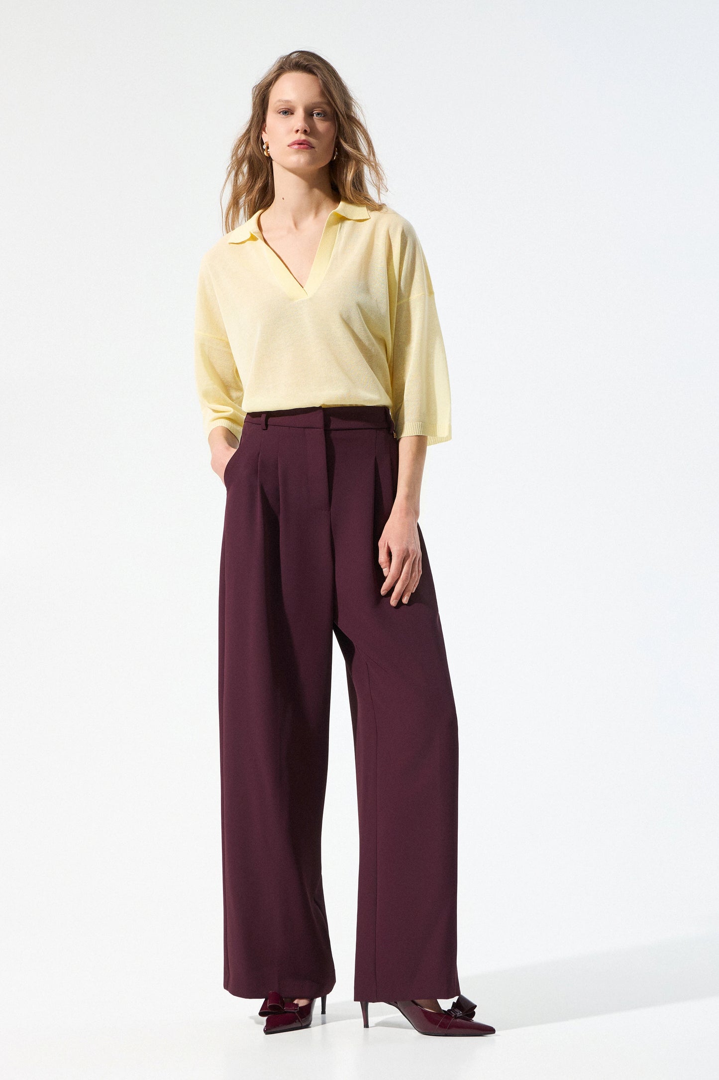 Detalle de Polo de punto con cuello y escote V de BSB