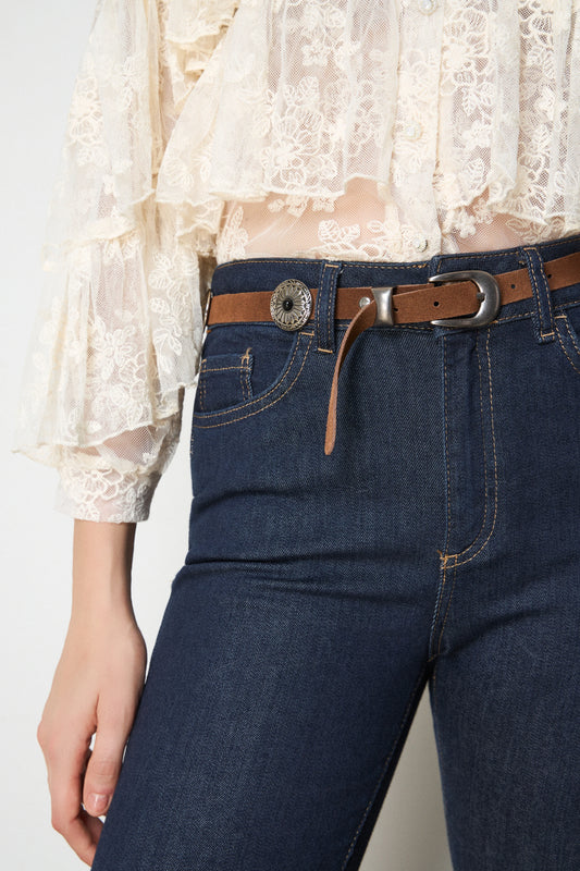 Cinturón de ante con tachas de BSB en color marrón