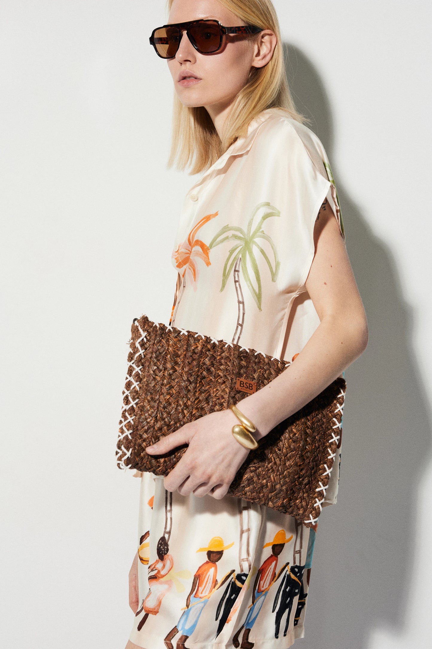 Bolso bandolera trenzado con abalorios