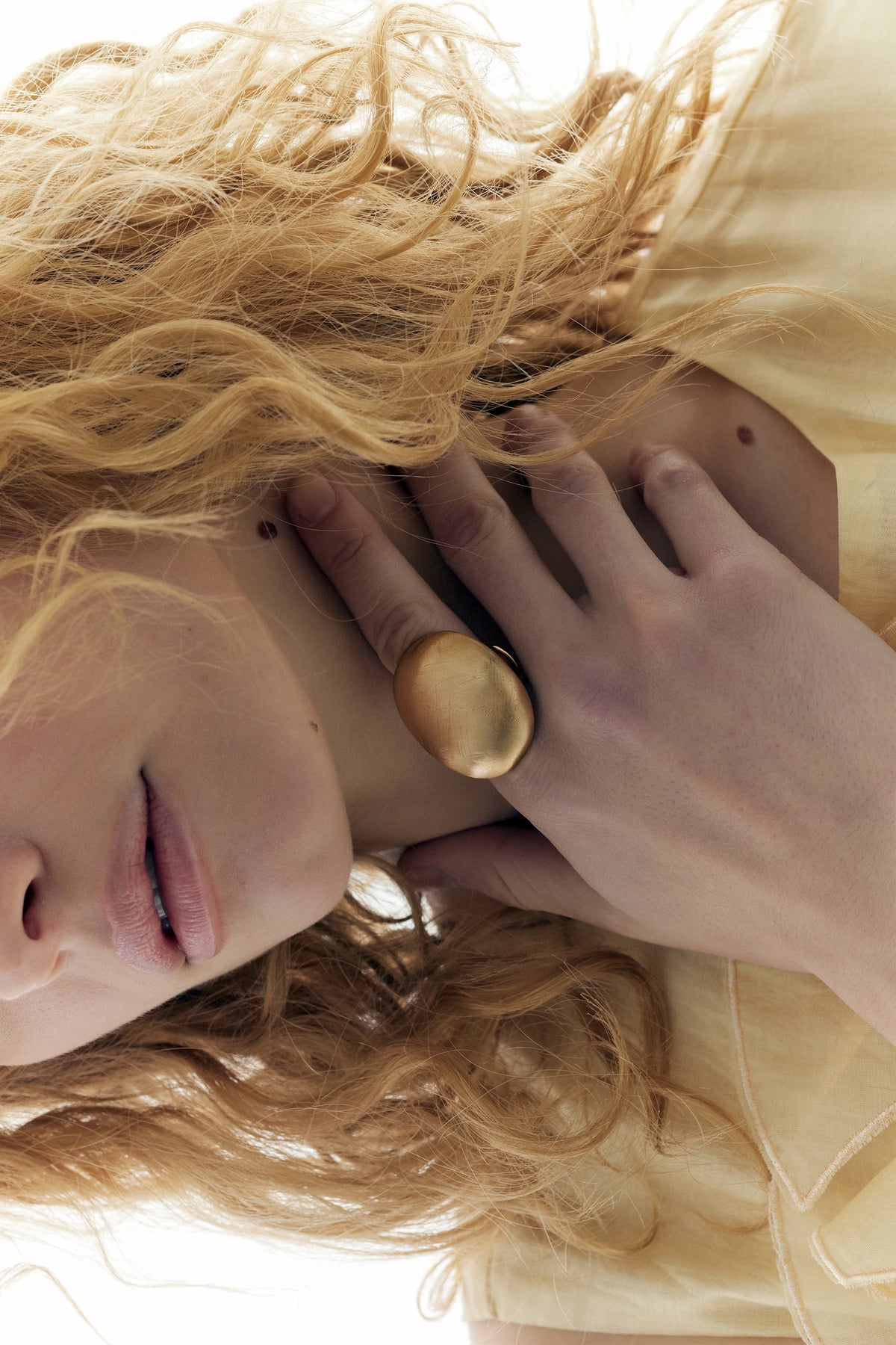 Anillo maxi ovalado dorado de BSB en color dorado