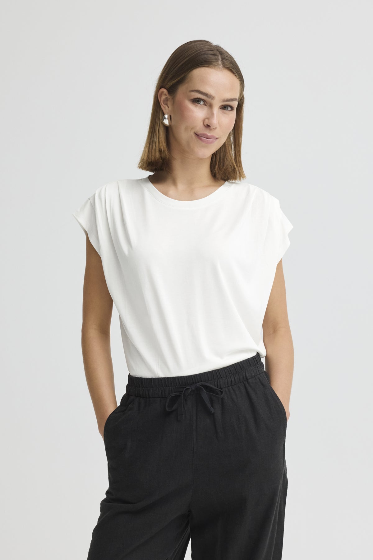 Camiseta básica — IHLISKEN TO en Blanco roto de ICHI