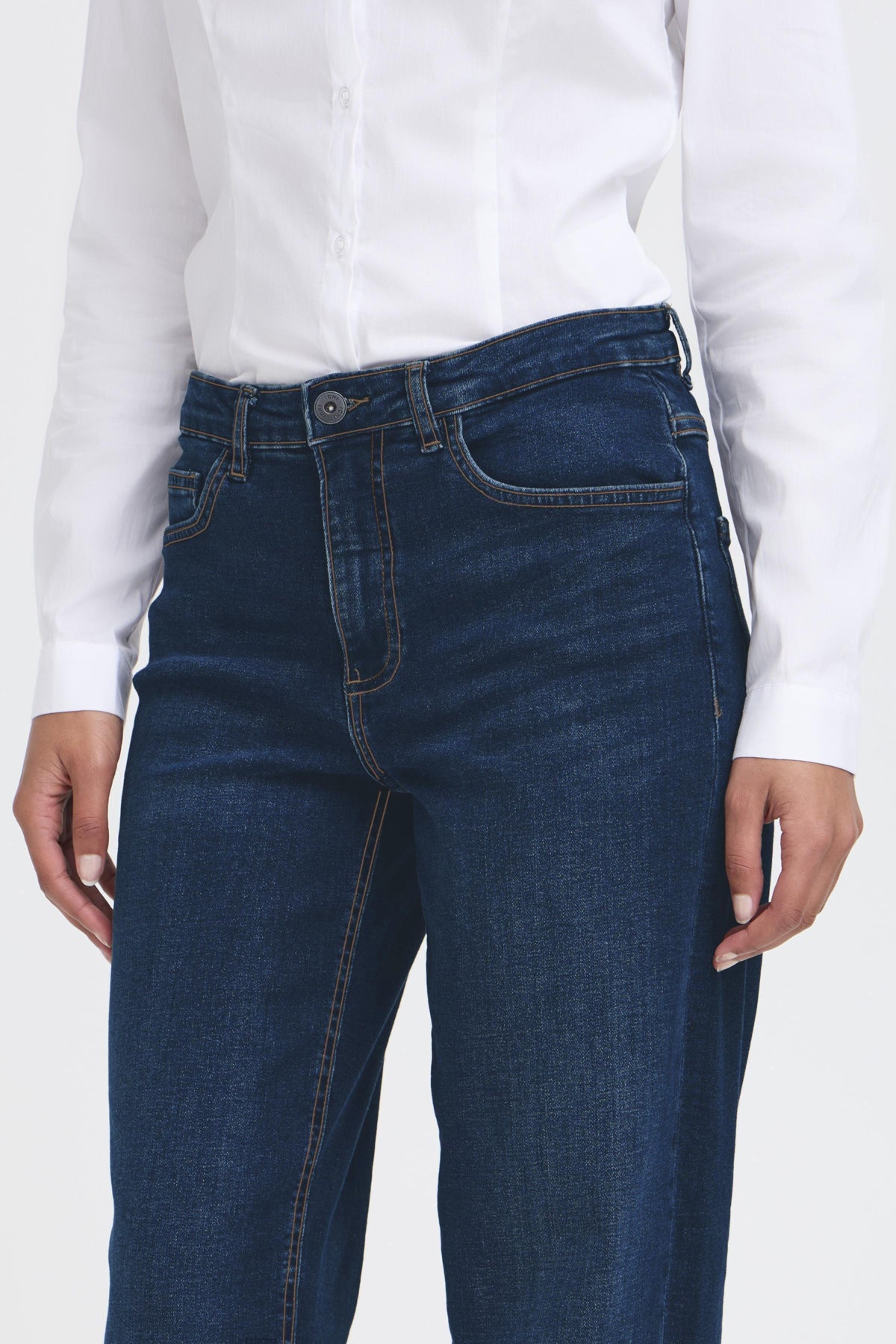 Detalle de tejido denim en vaquero ICHI Twiggy Straight