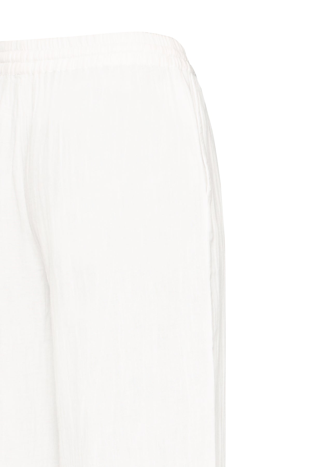 Detalle de pantalón fluido blanco ICHI para mujer