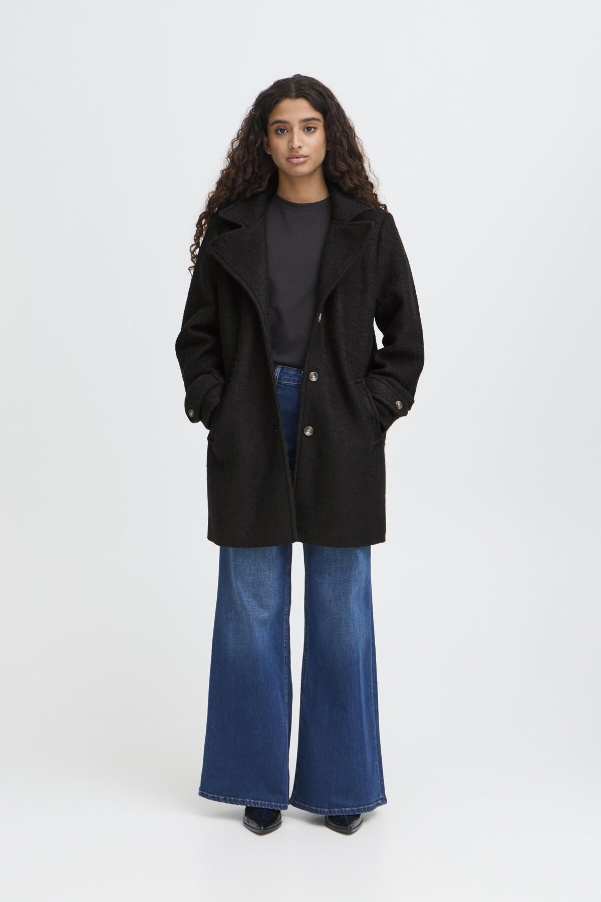 Chaqueta de lana “Ihstipa” color Almond Milk — vista trasera