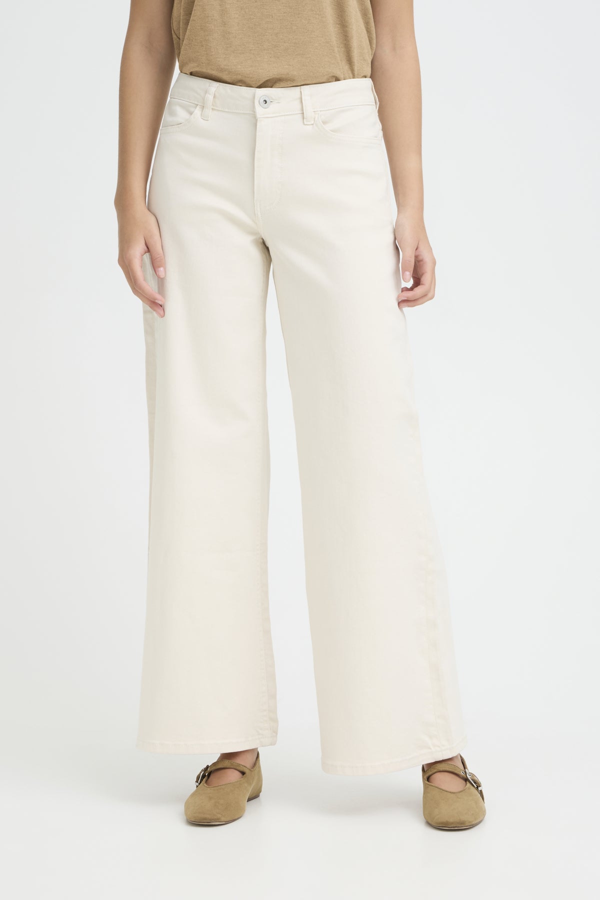 Detalle de vaquero wide leg ICHI IHZIGGY en crudo