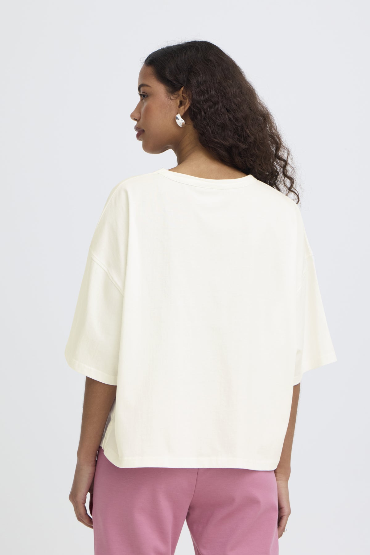 Vista de camiseta loose fit ICHI IHPALMER para mujer