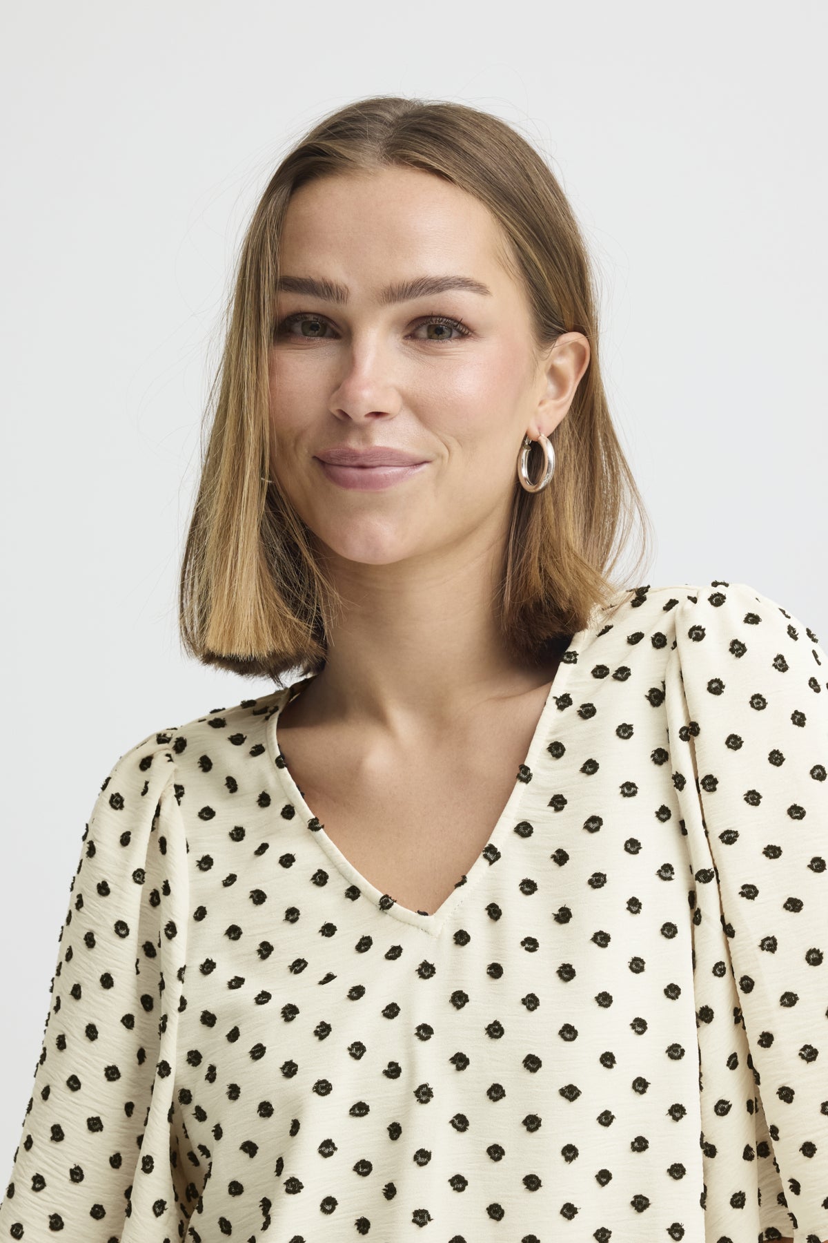 Blusa geométrica ICHI para mujer con dibujo gráfico