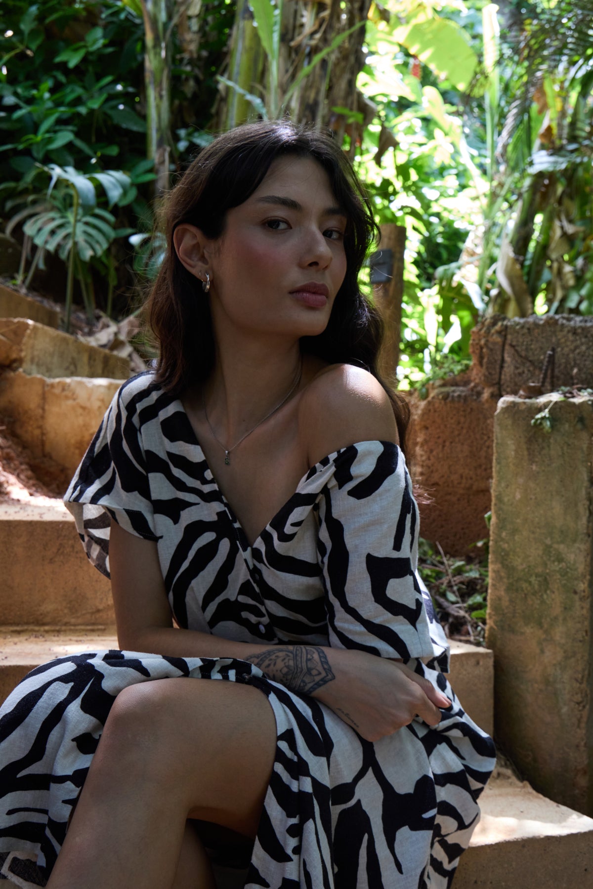 Vestido ICHI con estampado animal y manga corta
