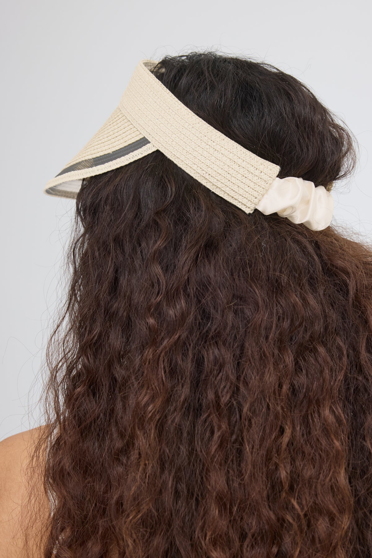 Detalle de sombrero natural ICHI IAEBBA