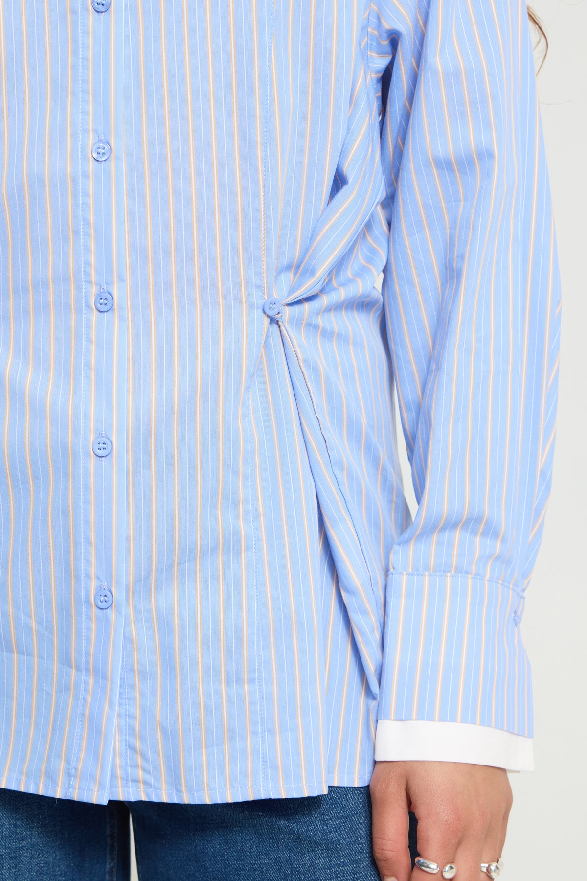 Camisa de rayas azul de ICHI en Classic Blue Stripe