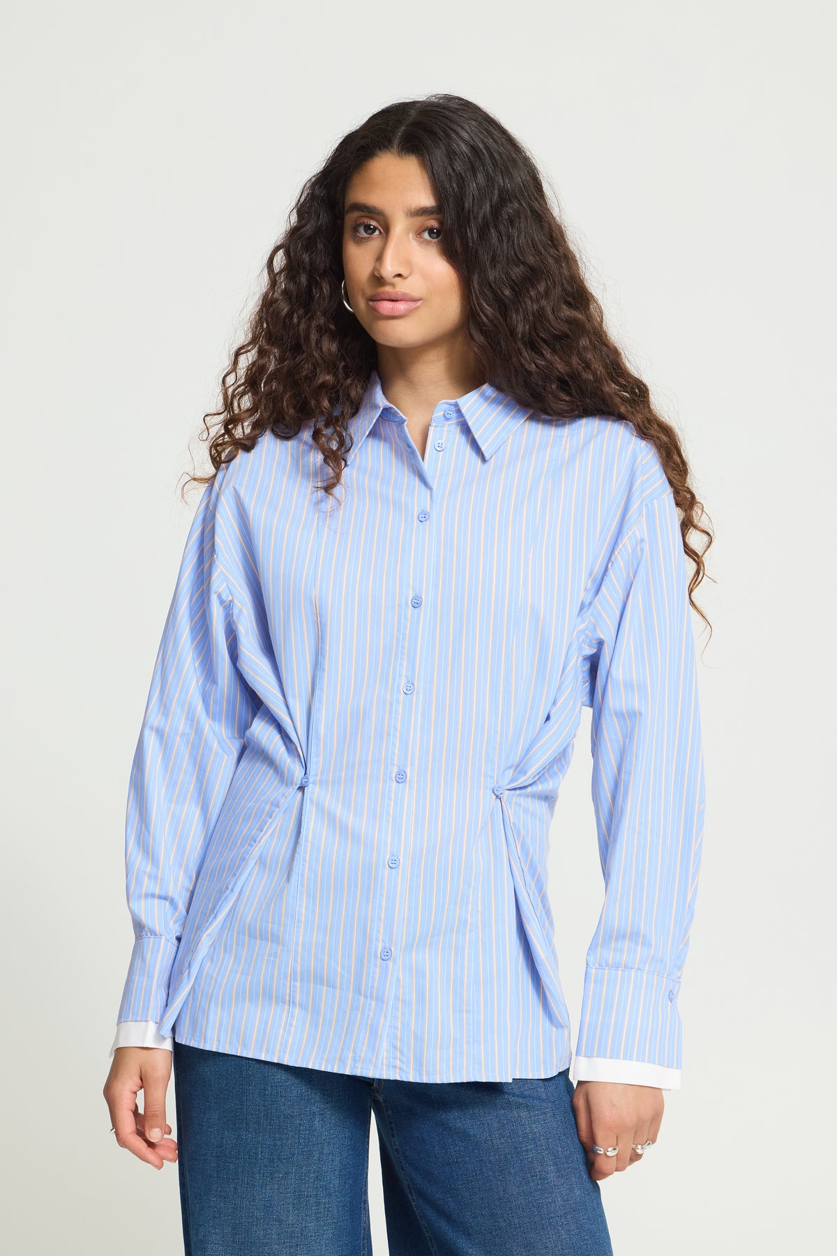 Camisa de rayas azul de ICHI en Classic Blue Stripe