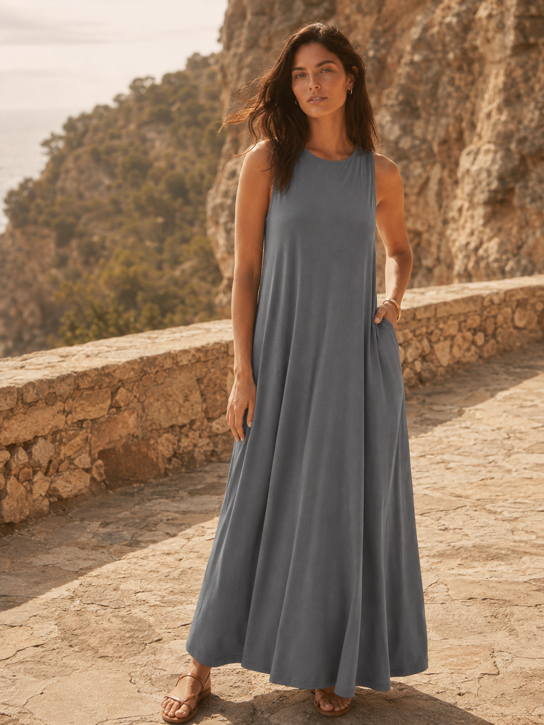 Vestido largo fluido sin mangas