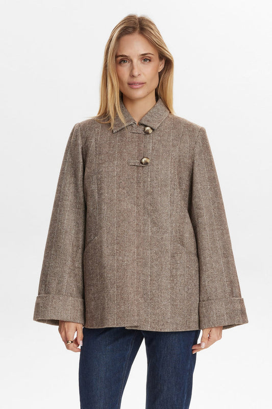 Chaqueta corta tweed con botones en color topo — vista frontal