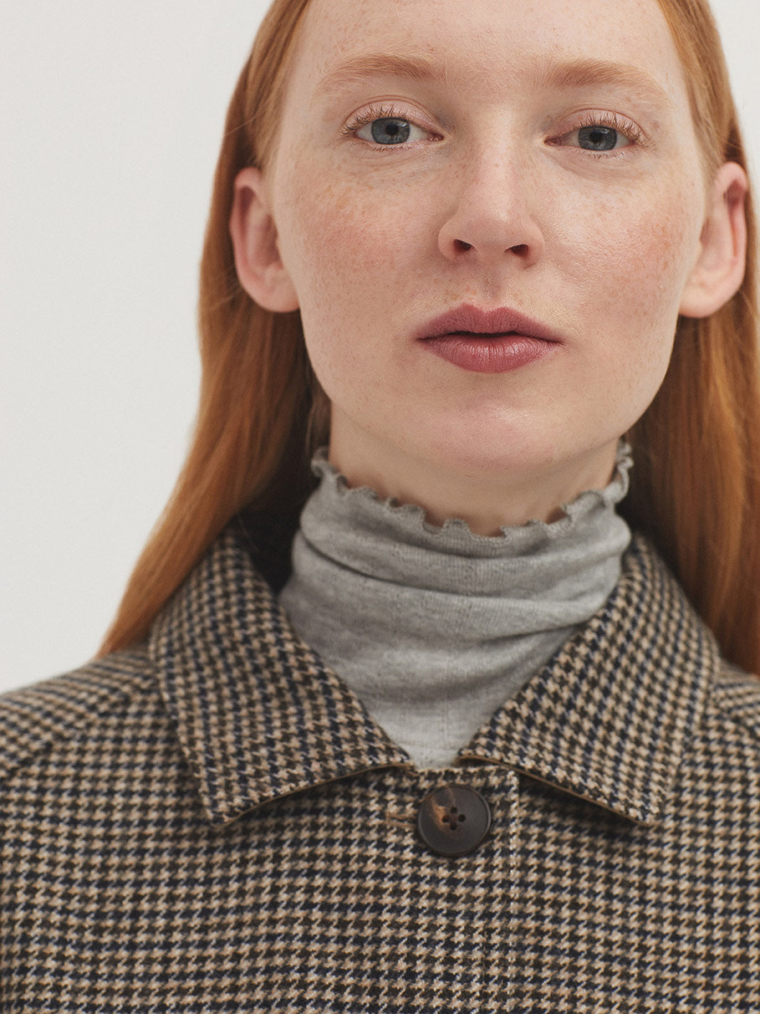 Abrigo reversible cuadros Nice Things — vista cuello