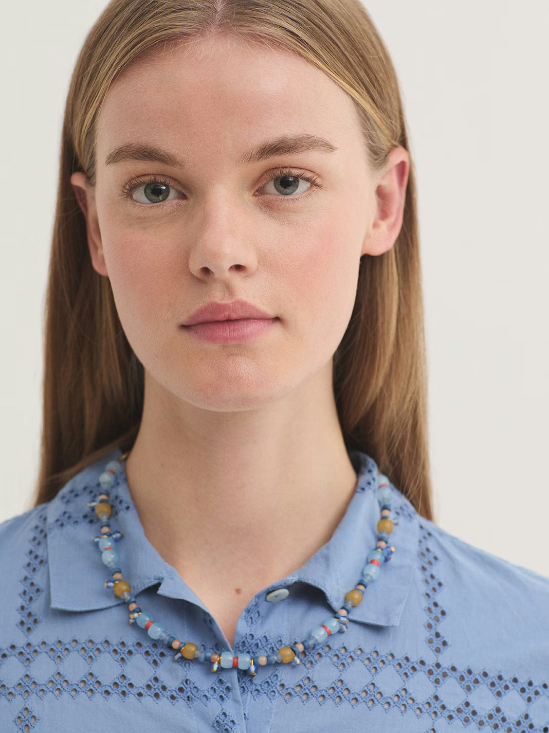 Collar de cuentas Nice Things en azul brillante