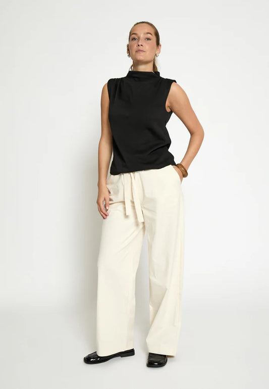 Top sin mangas  — Inka