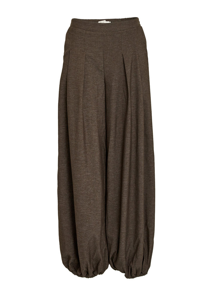 Pantalón bombacho DSStacy de Desires en marrón chocolate jaspeado, vista de la prenda