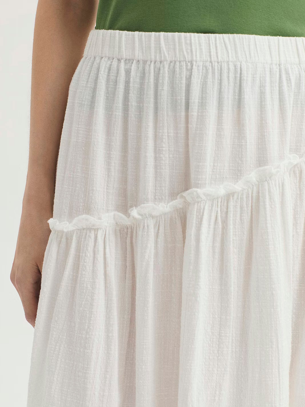Falda midi de tejido texturizado
