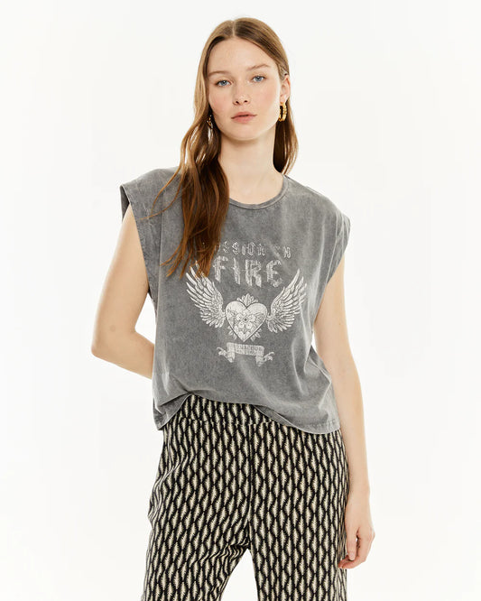 Camiseta sin mangas con estampado corazón