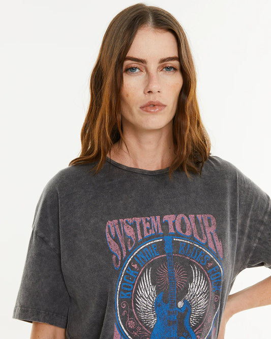 Camiseta oversize con estampado guitarra