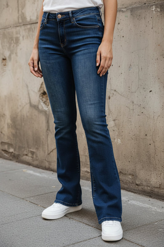 Vaqueros flare cinco bolsillos