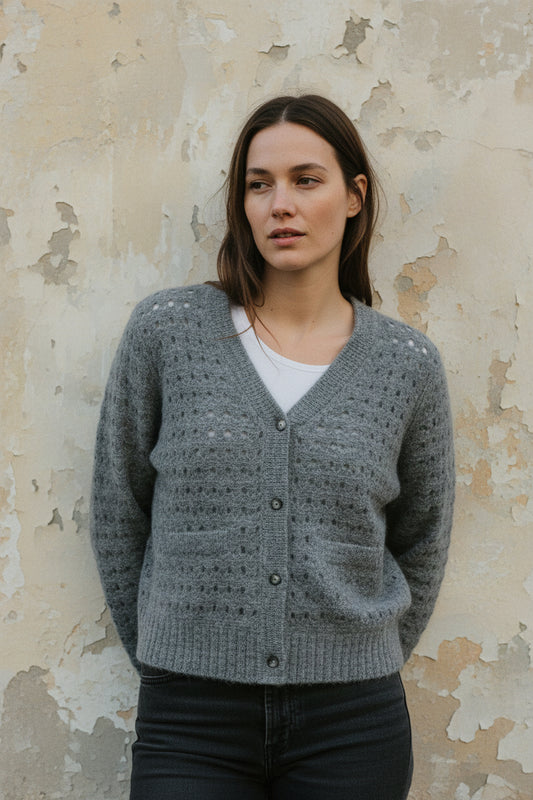 Cárdigan de punto alpaca calado con botones — Nuriette Dot Pointelle Cardigan