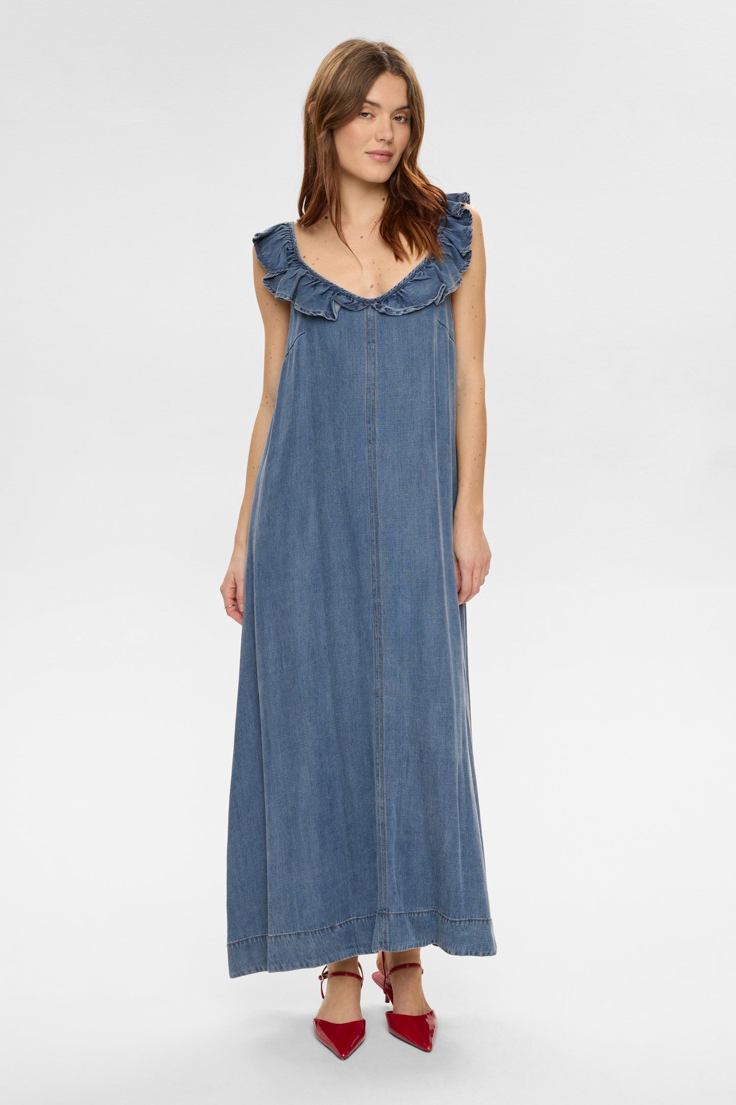 Vista de vestido Nümph Nuelida en denim azul lavado