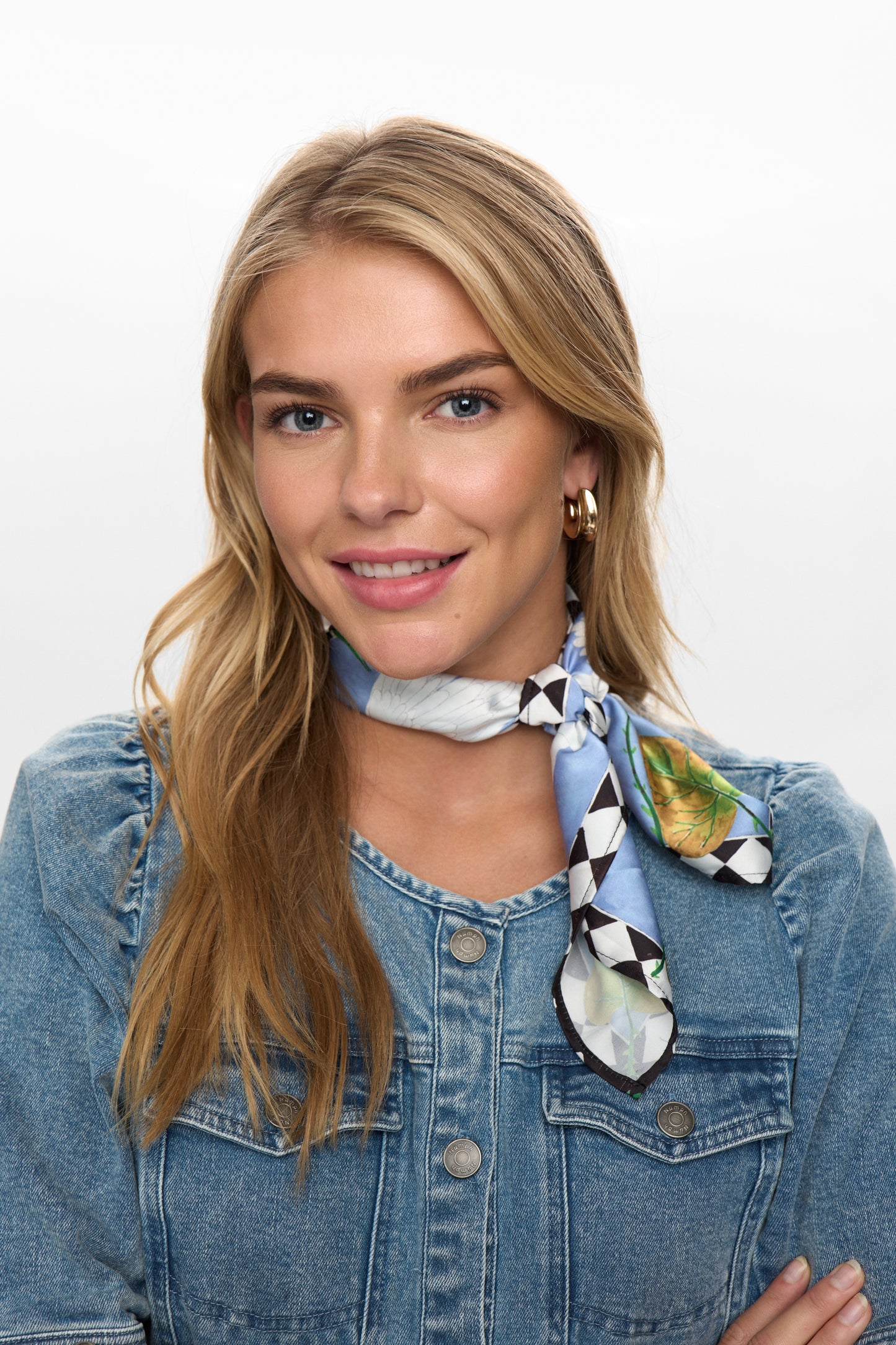 Pañuelo de satén — Numocha Satin Scarf