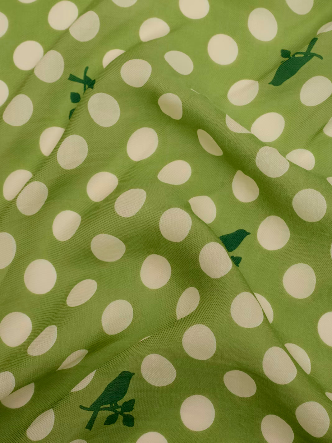 Vista lateral de pañuelo Dots Logo menta claro