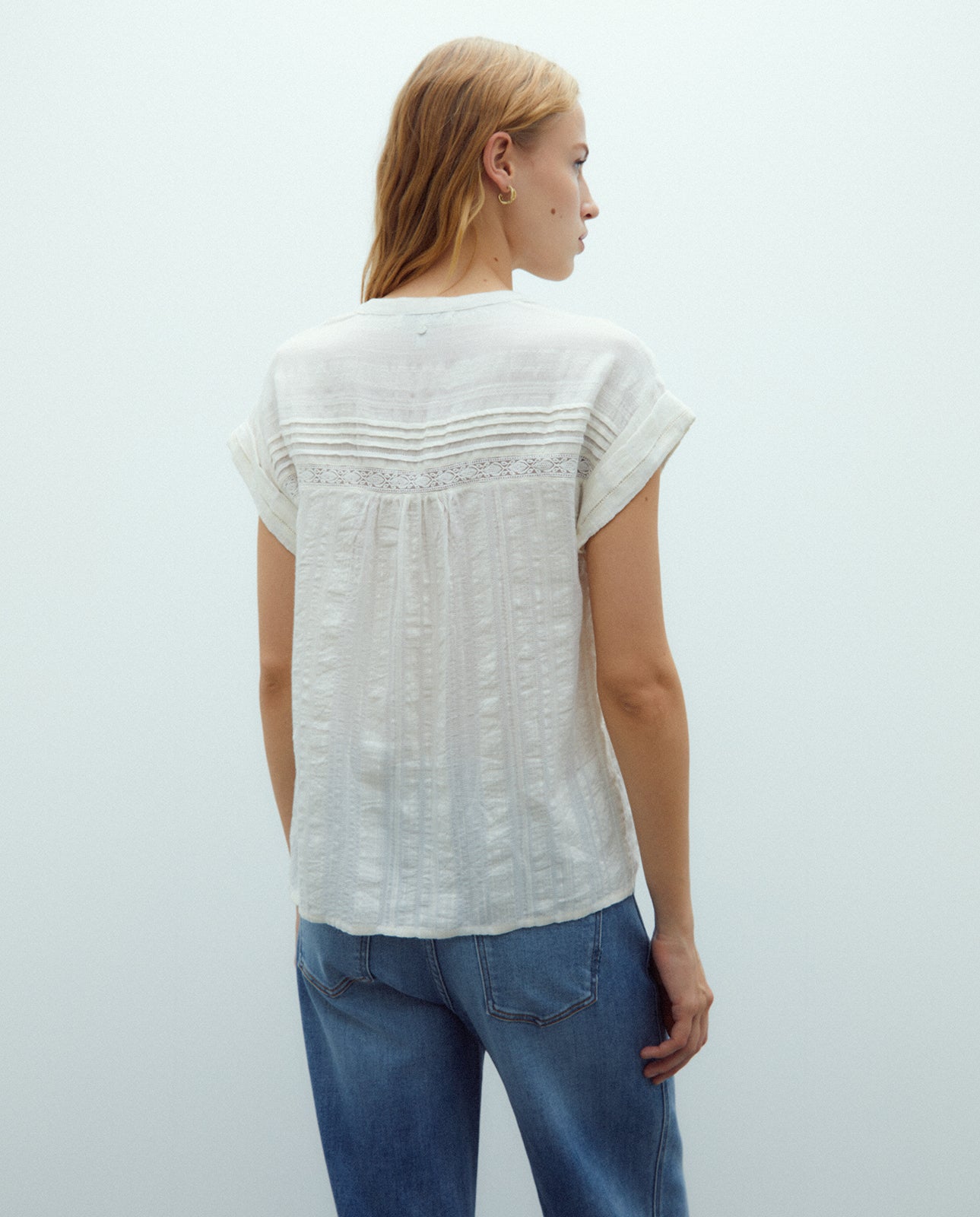 Blusa cruda bordada Andam para mujer con manga corta
